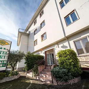 3* Hotel Mary